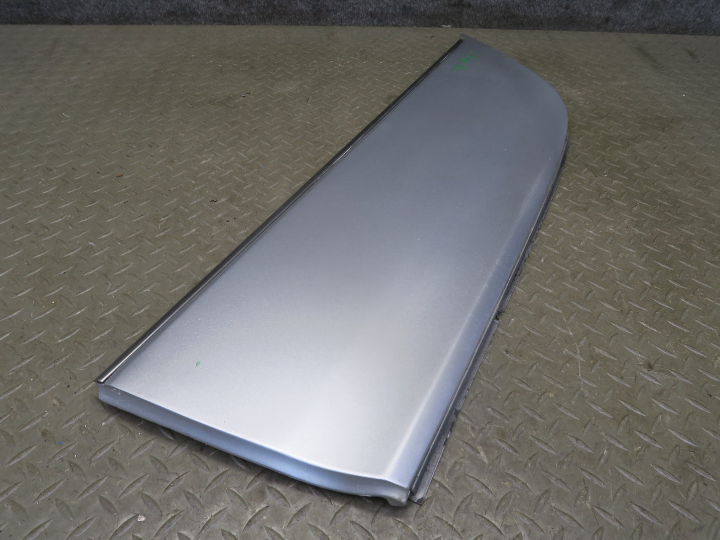 04-06 Lexus UCF30L LS430 Left Fender Door Lower Exterior Molding Trim Set OEM
