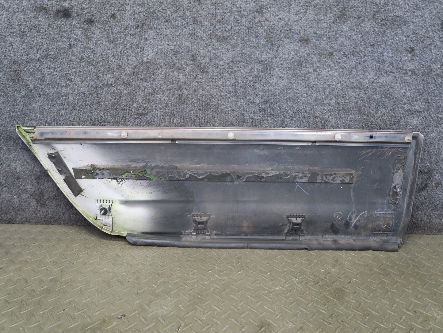 04-06 Lexus UCF30L LS430 Left Fender Door Lower Exterior Molding Trim Set OEM