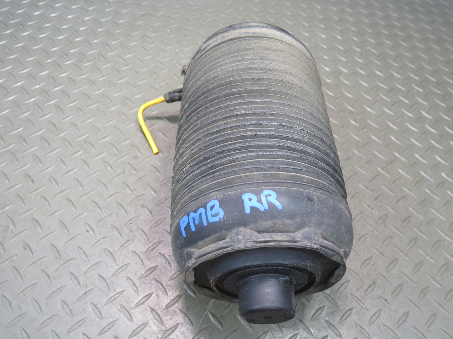 2015-2018 Porsche Macan Rear Right Passenger Side Air Suspension Spring Set