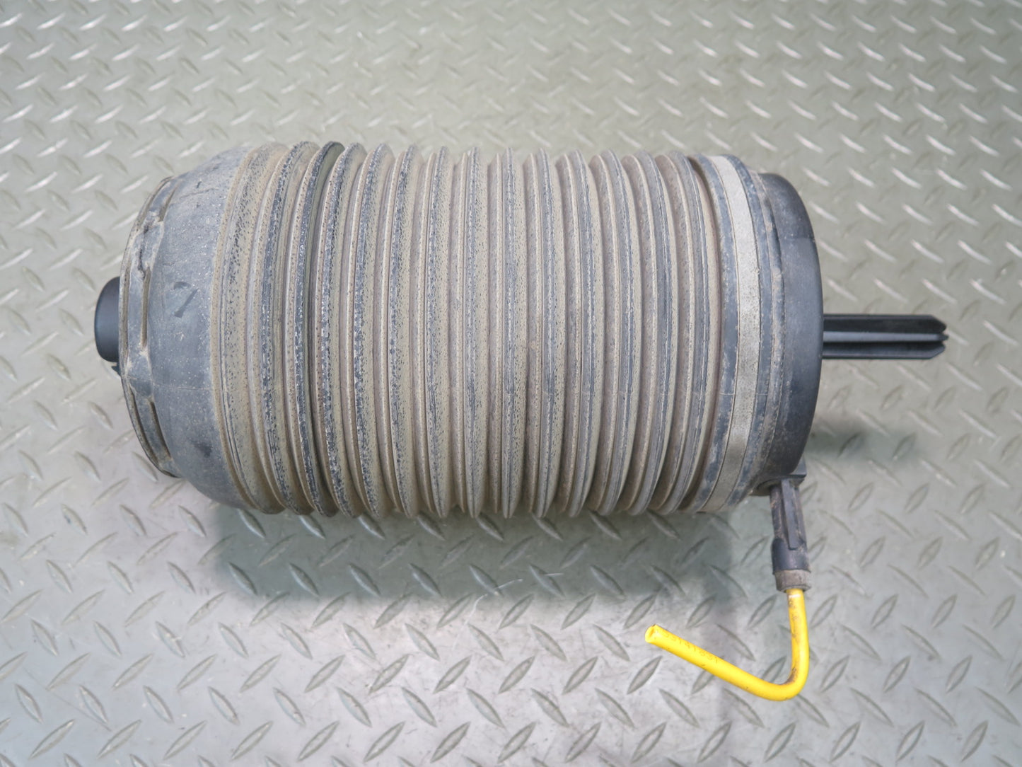 2015-2018 Porsche Macan Rear Right Passenger Side Air Suspension Spring Set