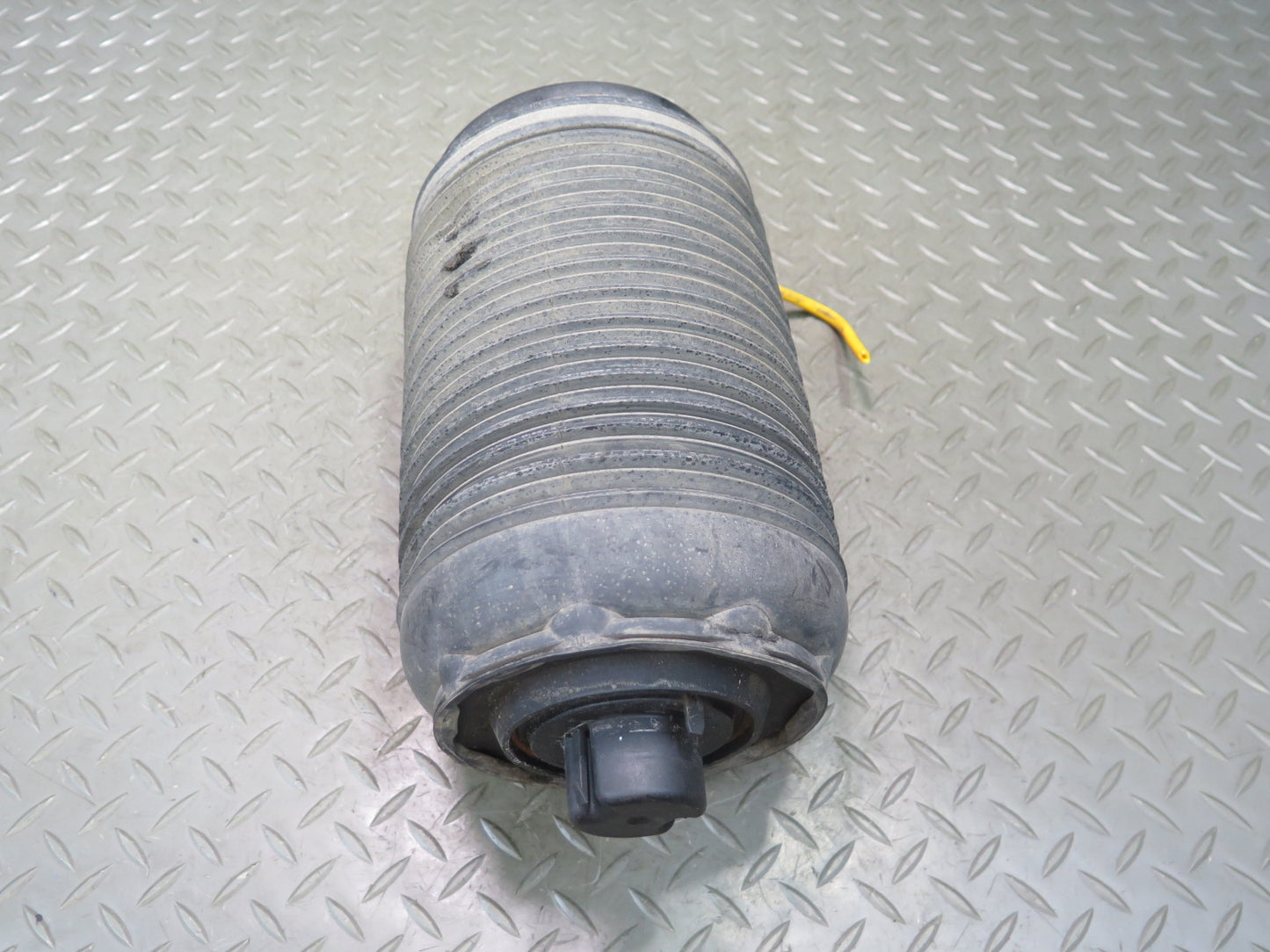 2015-2018 Porsche Macan Rear Right Passenger Side Air Suspension Spring Set