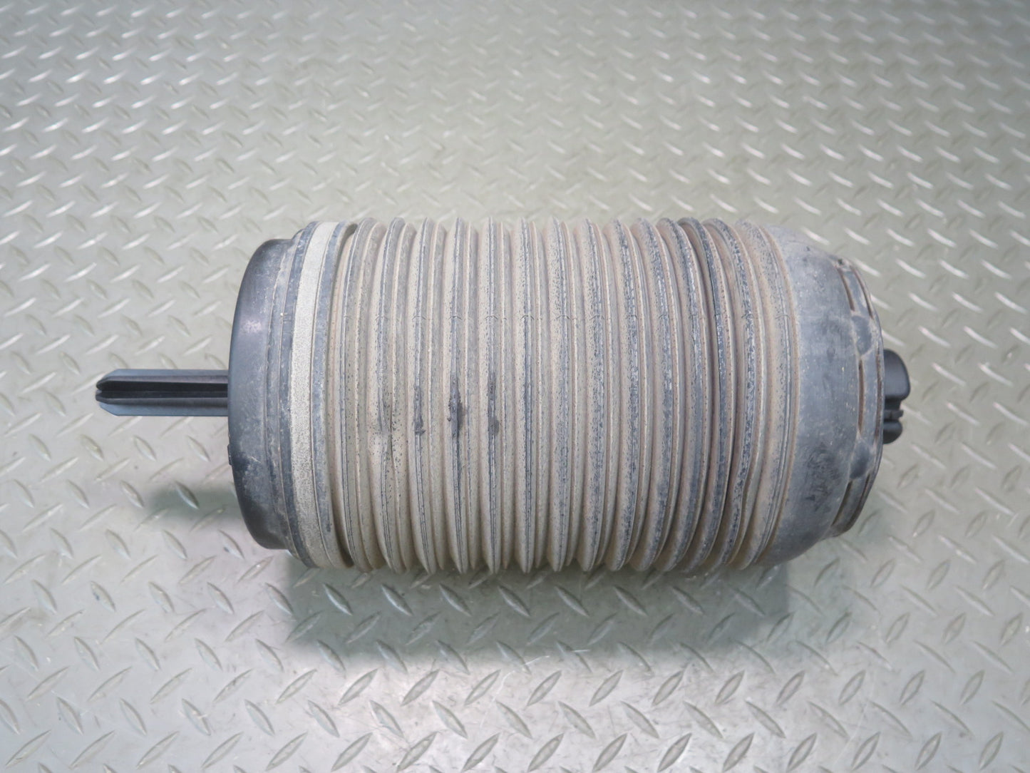 2015-2018 Porsche Macan Rear Right Passenger Side Air Suspension Spring Set
