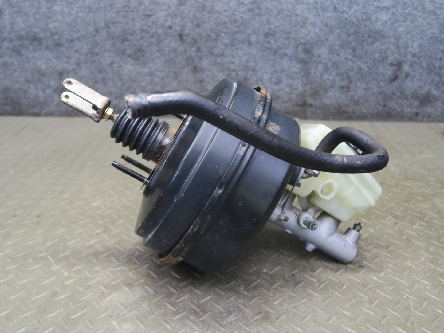 04-06 Lexus UCF30L LS430 Brake Master Cylinder Booster Fluid Reservoir OEM