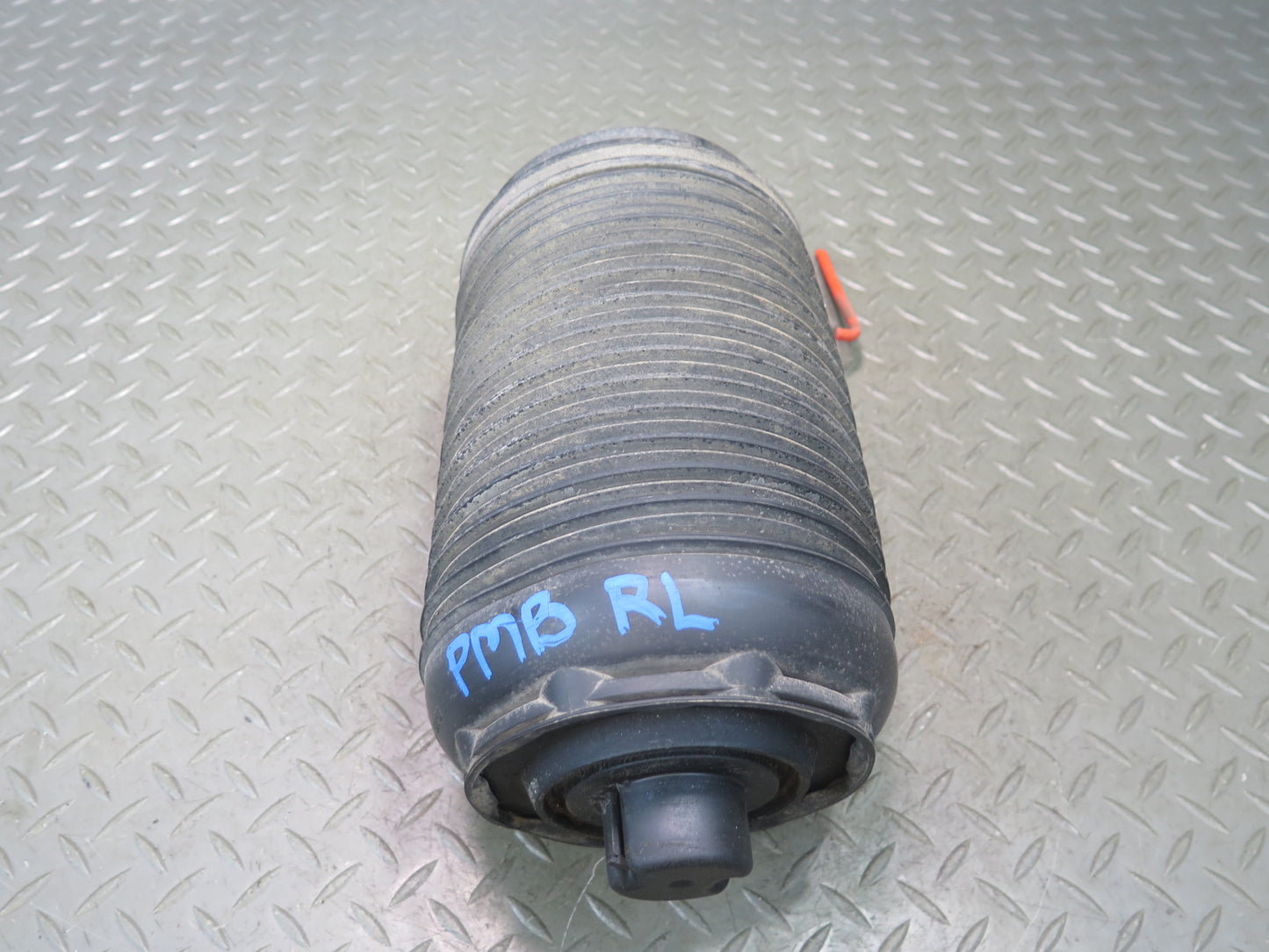 2015-2018 Porsche Macan Rear Left Driver Side Air Suspension Spring Set