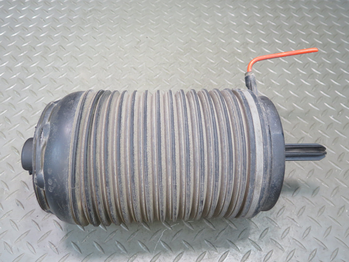 2015-2018 Porsche Macan Rear Left Driver Side Air Suspension Spring Set
