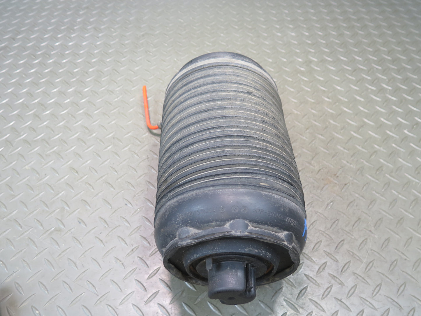 2015-2018 Porsche Macan Rear Left Driver Side Air Suspension Spring Set