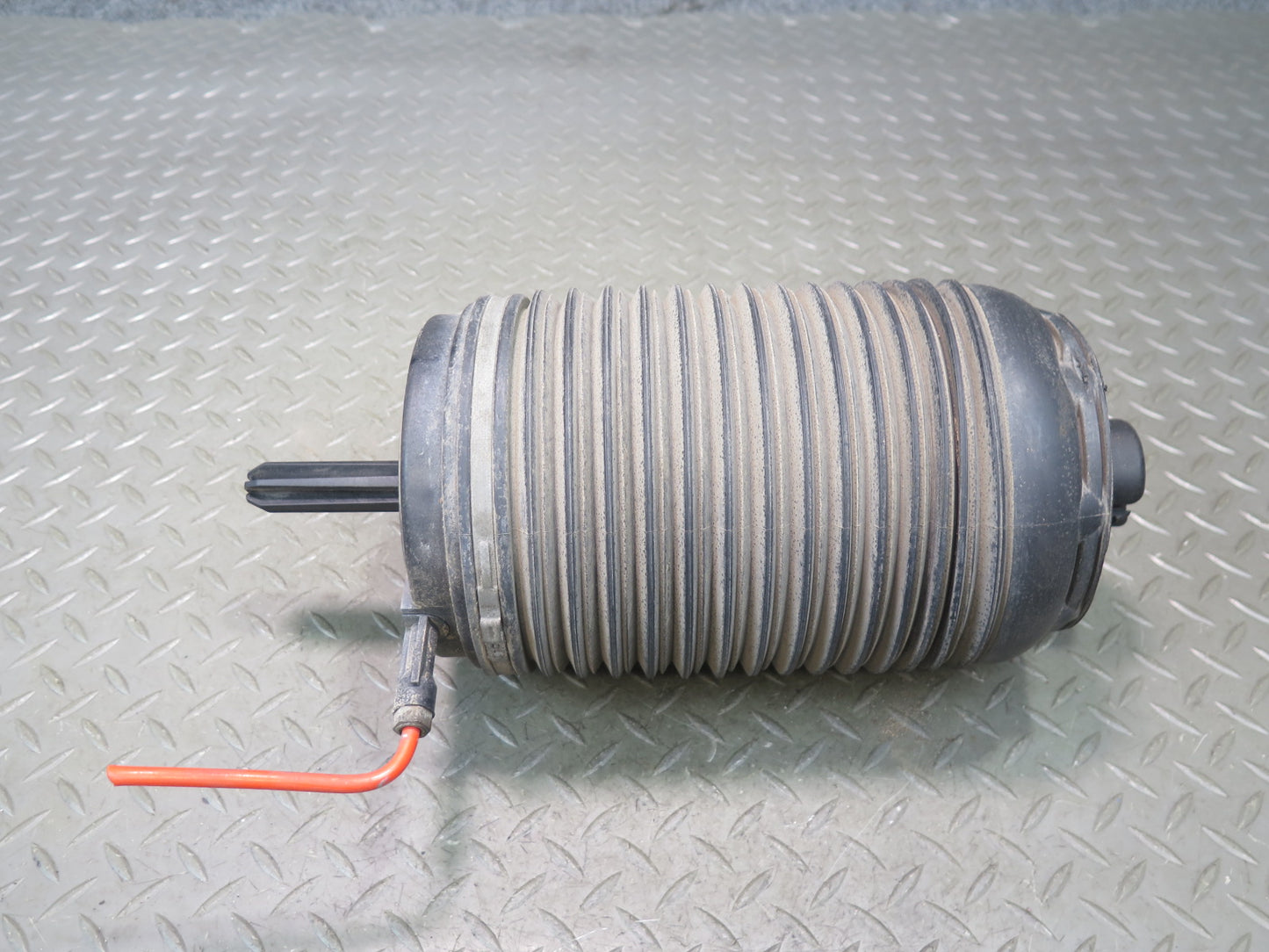 2015-2018 Porsche Macan Rear Left Driver Side Air Suspension Spring Set