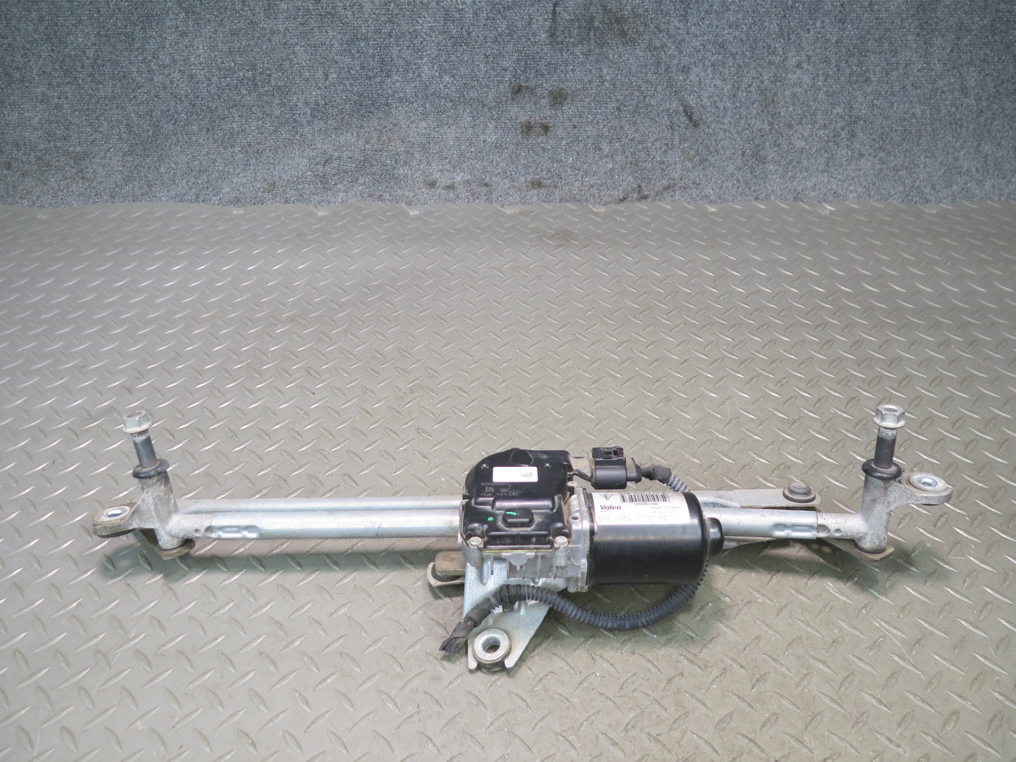 2015-2025 Porsche Macan Windshield Wiper Transmission Linkage W/ Motor