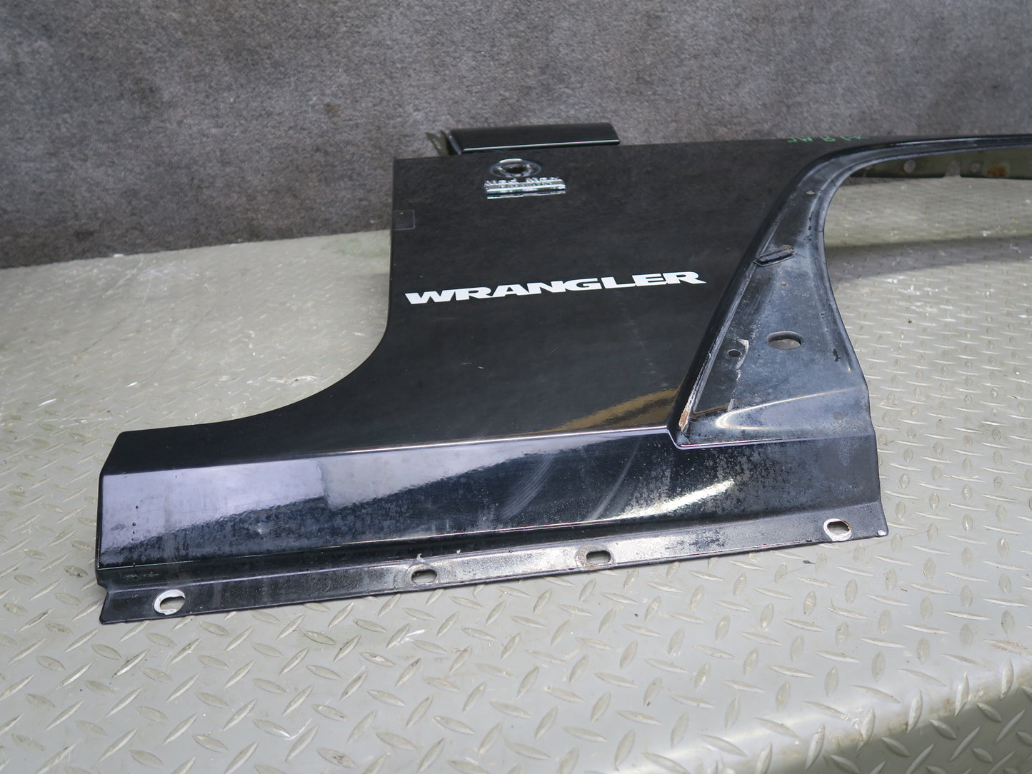 07-17 Jeep Wrangler Rubicon JK Front Right Fender Shell Panel Black OEM