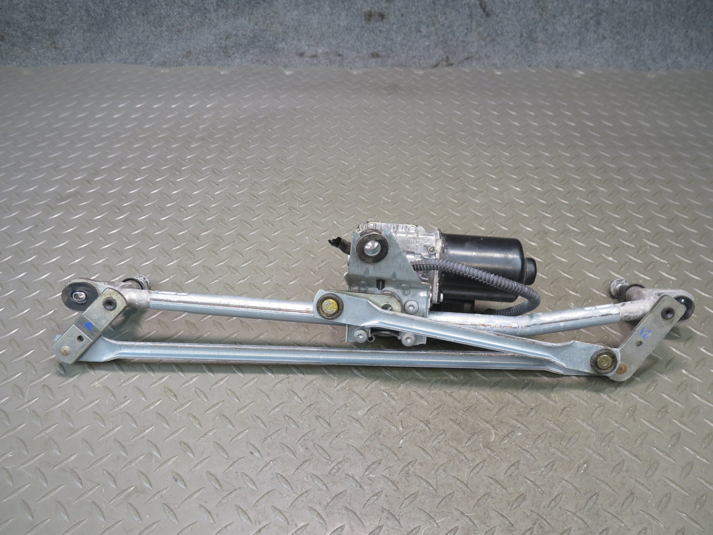 2015-2025 Porsche Macan Windshield Wiper Transmission Linkage W/ Motor