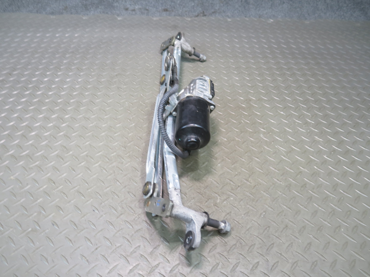 2015-2025 Porsche Macan Windshield Wiper Transmission Linkage W/ Motor