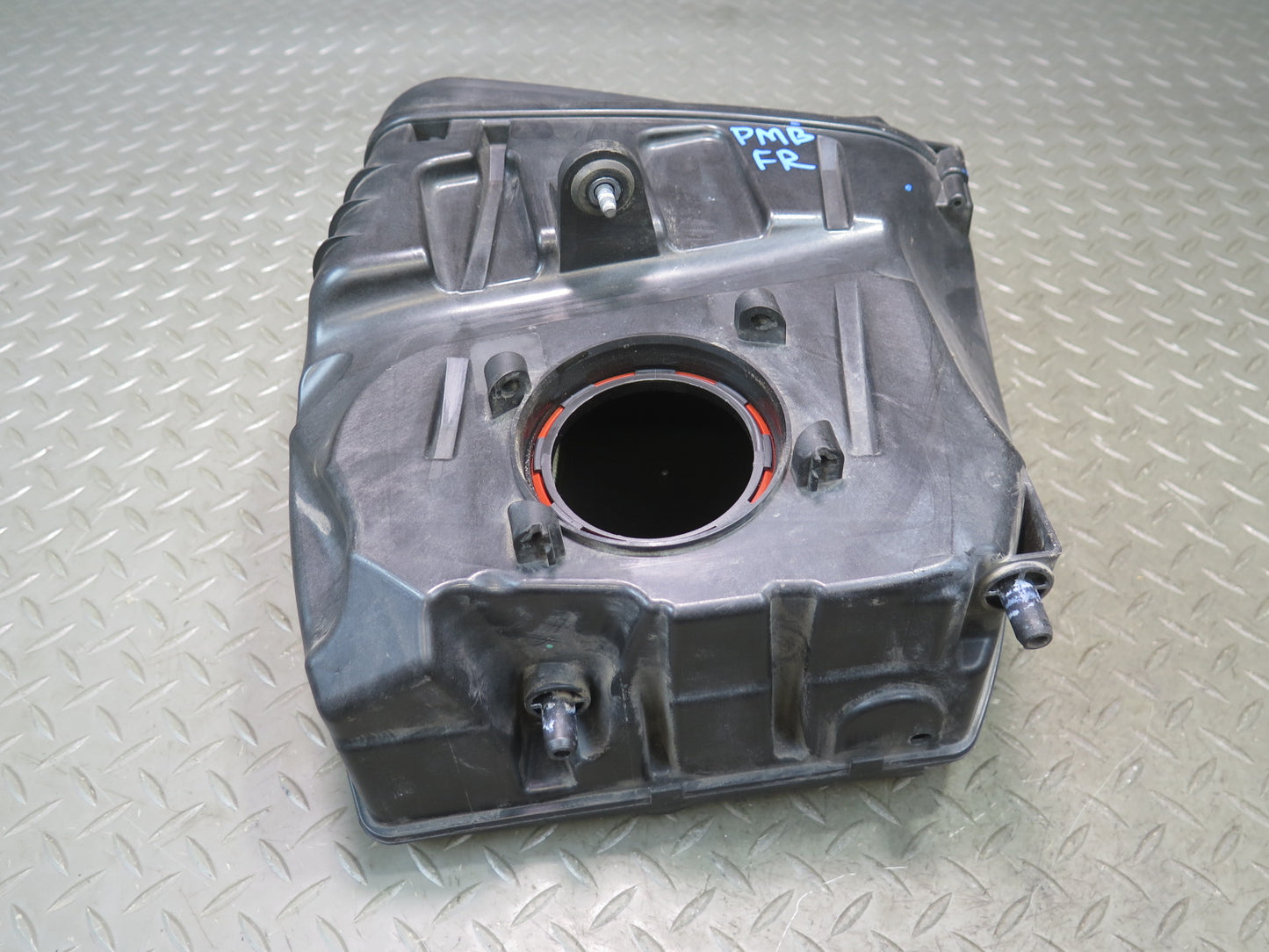 2015-2018 Porsche Macan Turbo Right Passenger Side Air Filter Cleaner Box