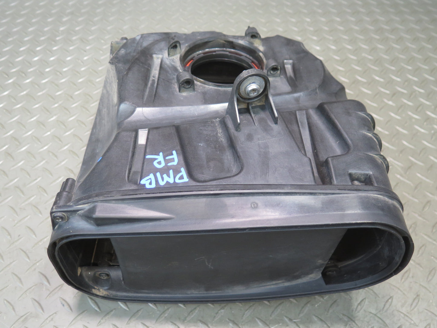 2015-2018 Porsche Macan Turbo Right Passenger Side Air Filter Cleaner Box