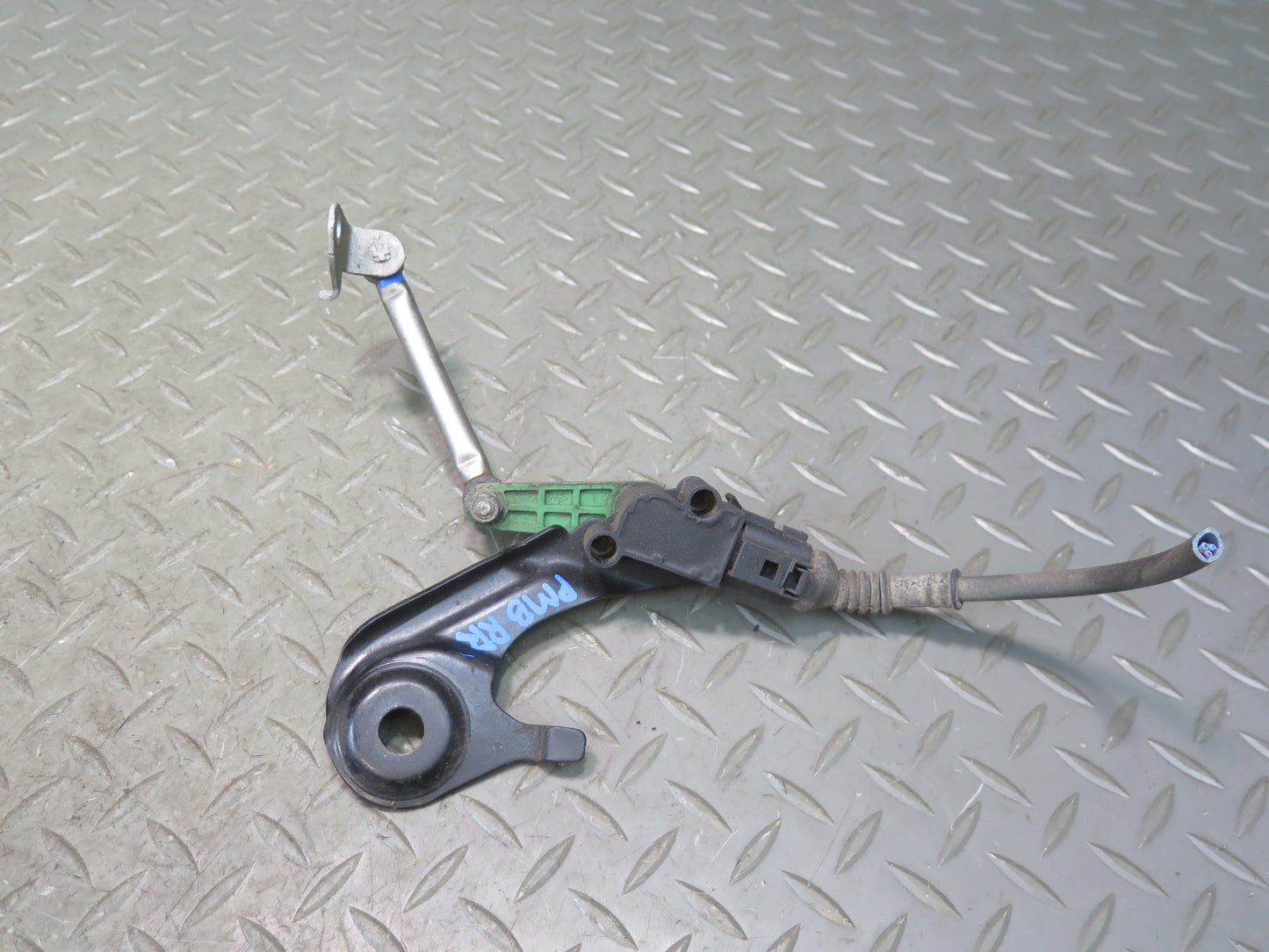 2015-2025 Porsche Macan Rear Right Left Side Suspension Height Level Sensor Set