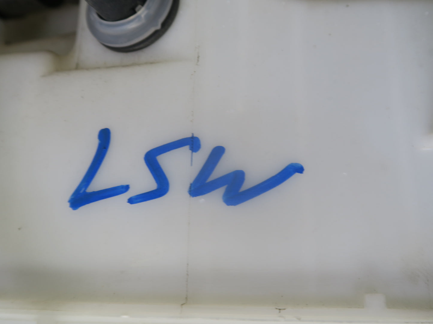 01-06 Lexus UCF30L LS430 Windshield Washer Reservoir Bottle Tank w Pump OEM