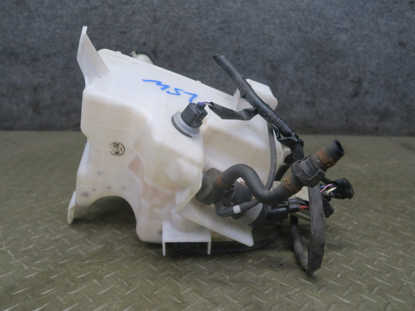 01-06 Lexus UCF30L LS430 Windshield Washer Reservoir Bottle Tank w Pump OEM