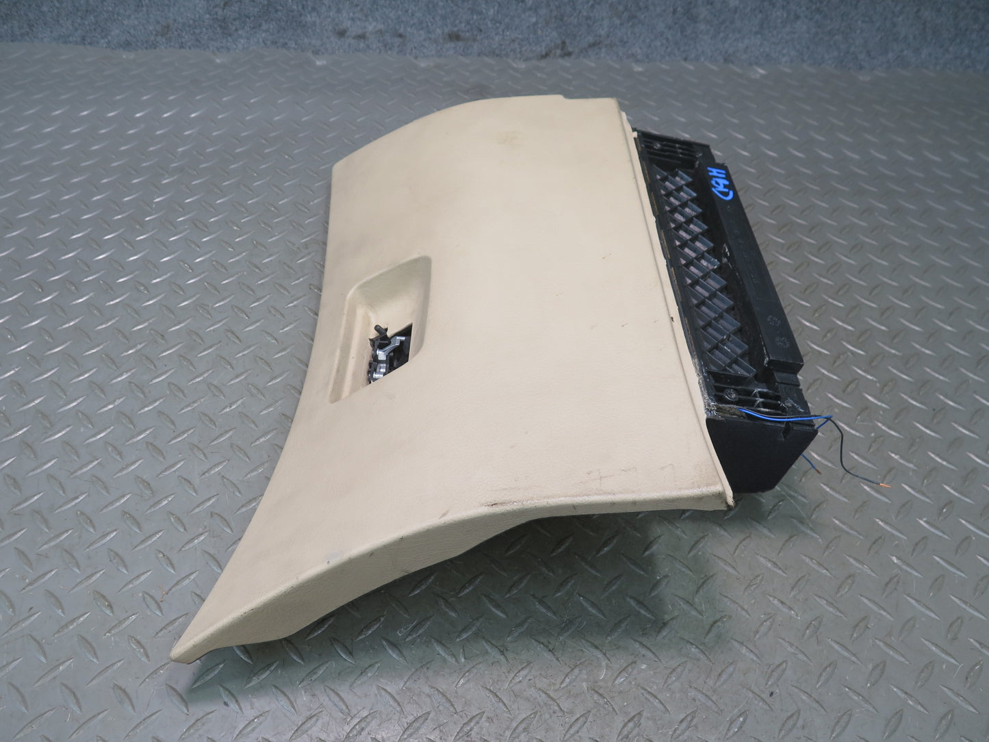 01-06 BMW E46 330ci Conv Dash Glove Box Storage Compartment Door Lid Beige OEM
