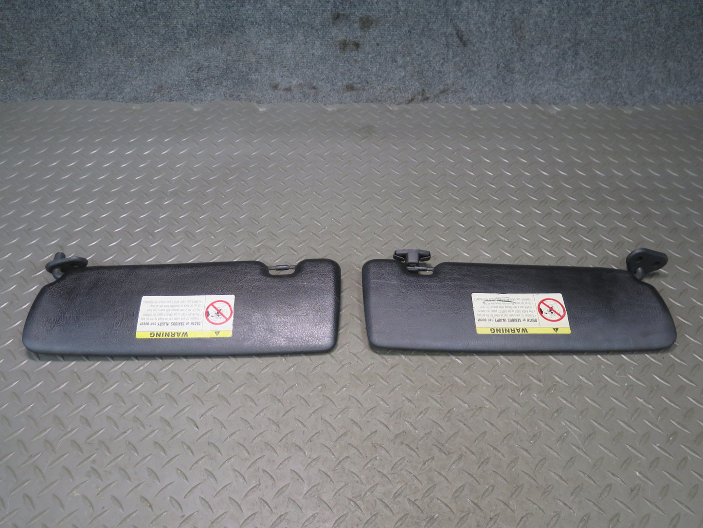 01-06 BMW E46 330ci Convertible Set of 2 Front Left & Right Sun Visor Black OEM