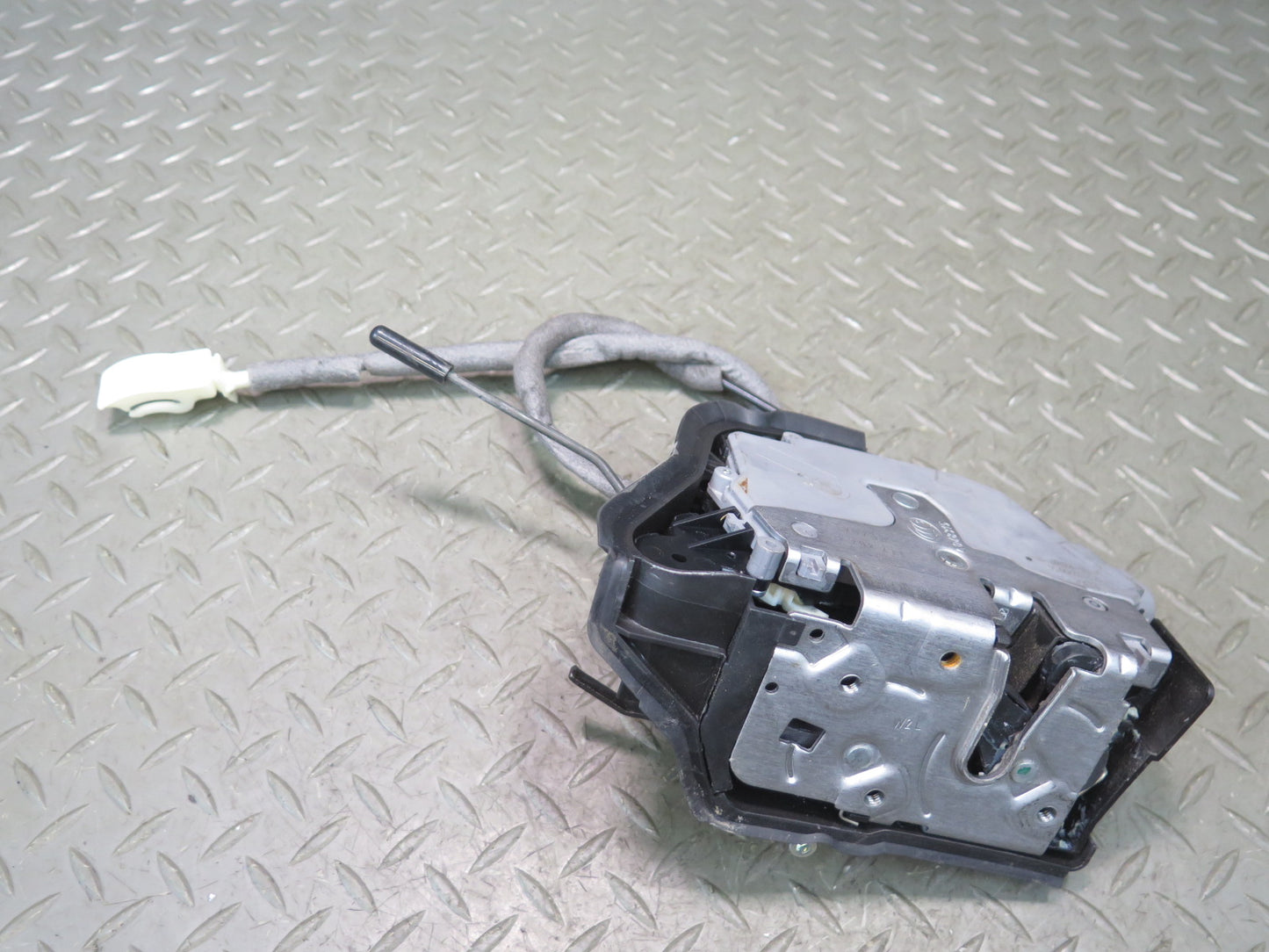01-06 BMW E46 330ci Coupe Convertible Left Driver Door Lock Latch Actuator OEM