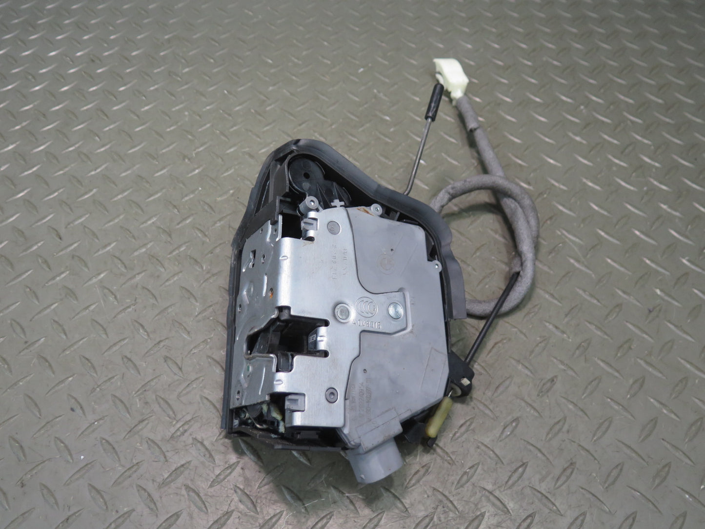 01-06 BMW E46 330ci Coupe Convertible Left Driver Door Lock Latch Actuator OEM