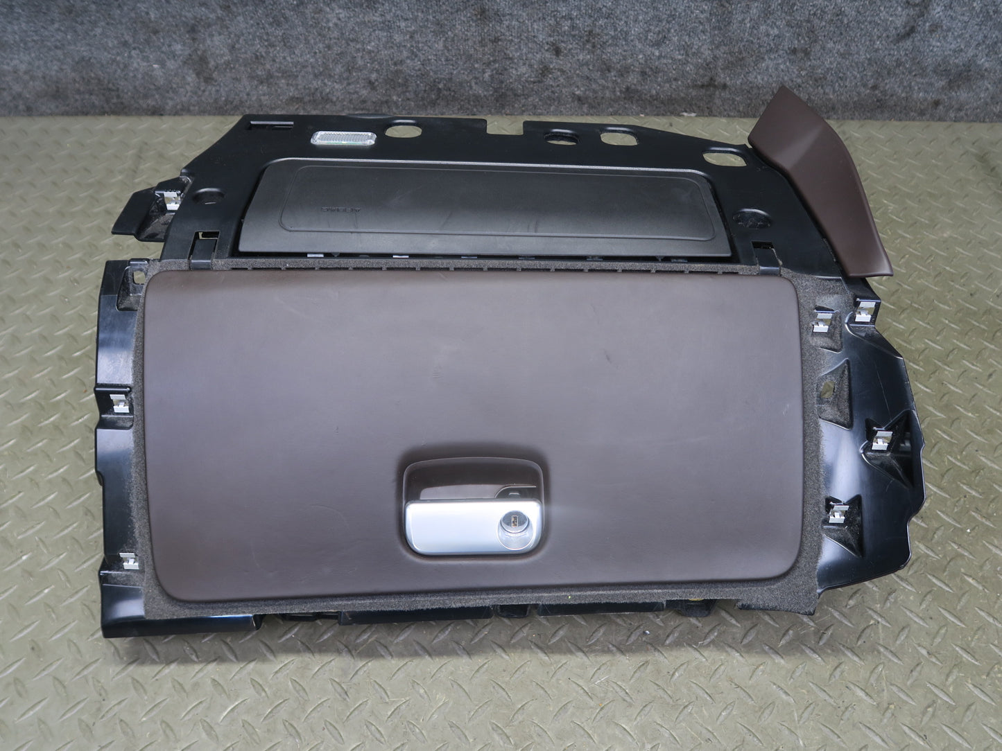 2015-2018 Porsche Macan Dash Front Right Glove Box Compartment Storage