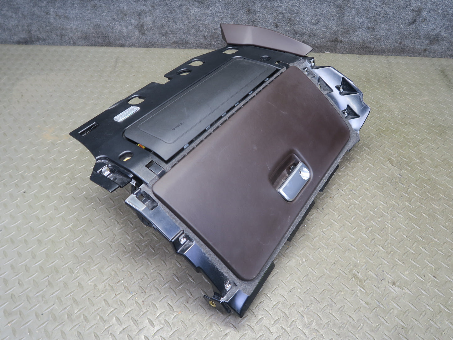 2015-2018 Porsche Macan Dash Front Right Glove Box Compartment Storage