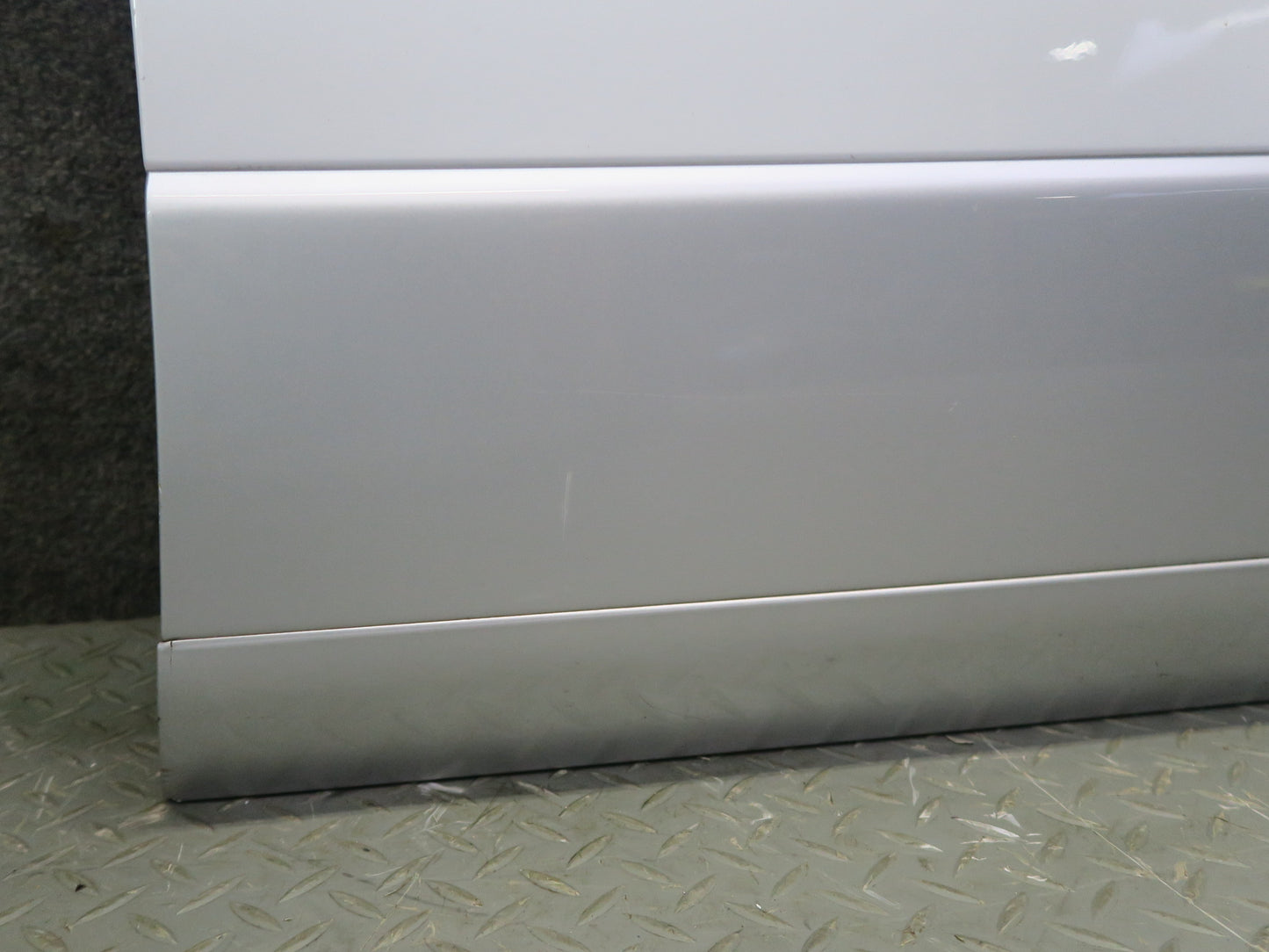 95-97 Nissan Gloria HY33 Front Right Door Shell Panel White w Guides & Bolts OEM