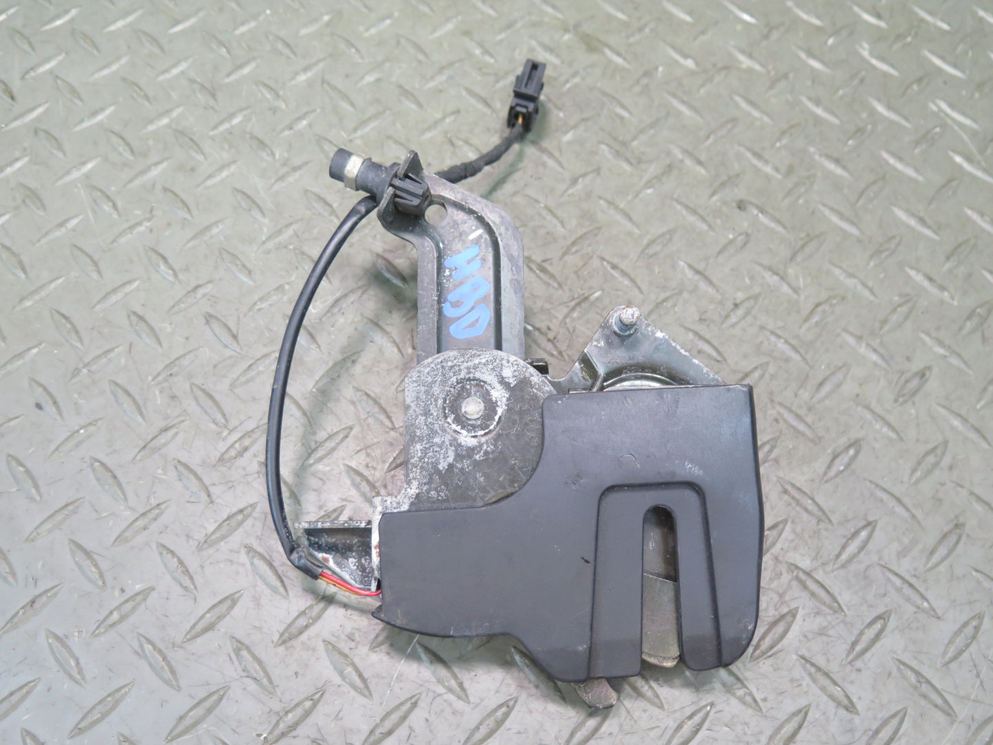 01-06 BMW E46 330ci Convertible Set of 2 Rear Folding TOP Roof Lock Latch OEM