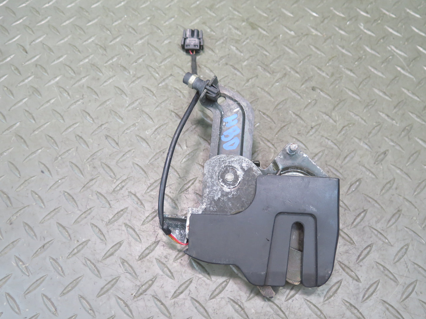 01-06 BMW E46 330ci Convertible Set of 2 Rear Folding TOP Roof Lock Latch OEM