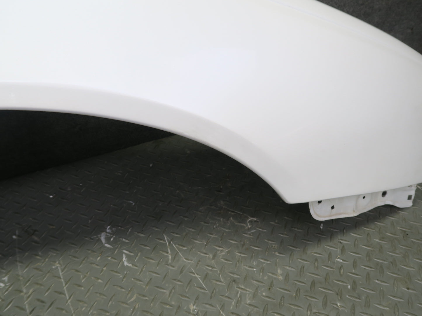 95-97 Nissan Gloria HY33 Front Right Fender Shell Panel Cover White OEM
