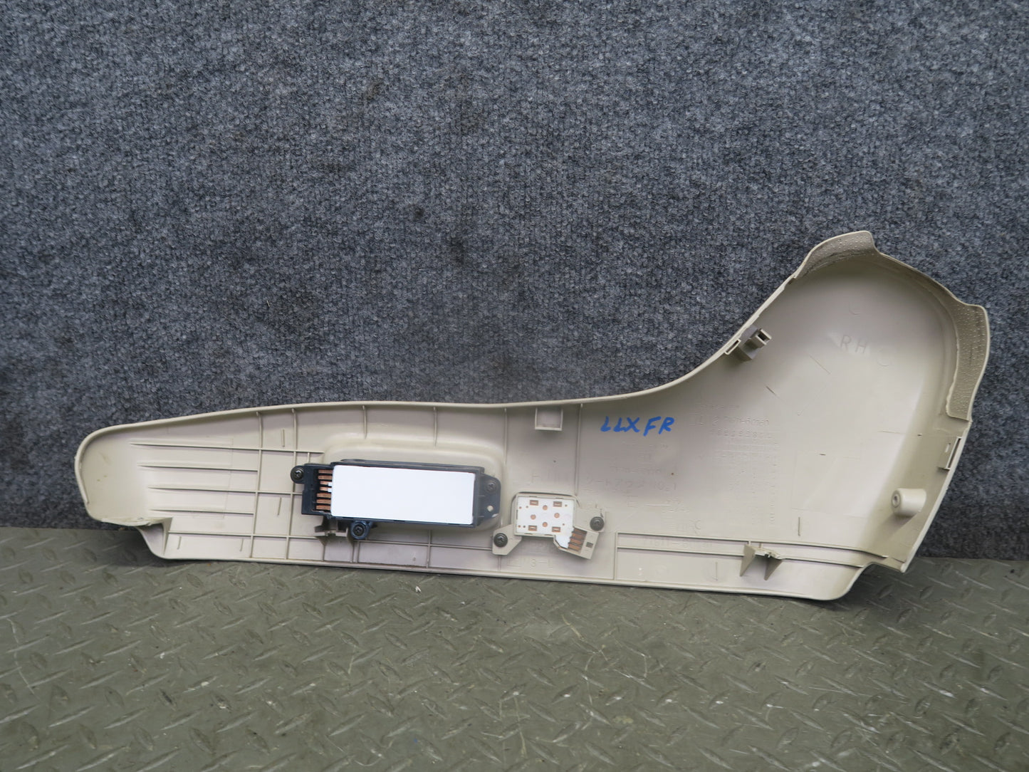 1998-2007 Lexus J100 LX470 Front Right Seat Side Trim Cover Panel w Switches