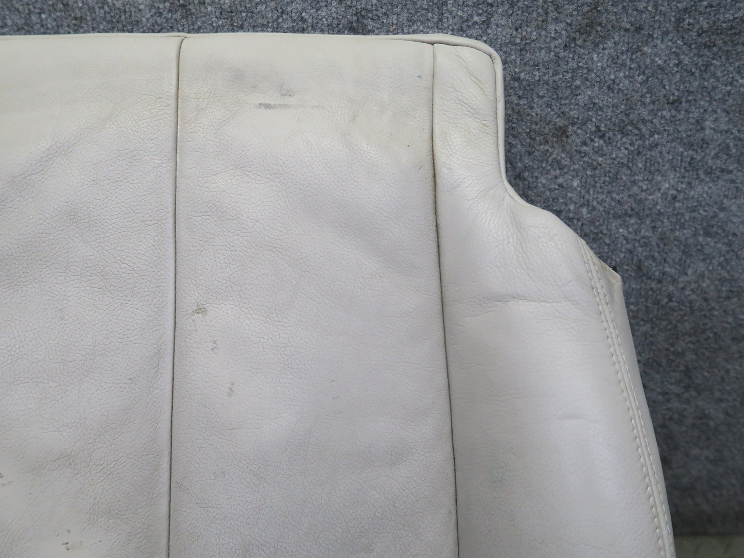 2006-2008 BMW E64 M6 Convertible Front Right Sport Seat Lower Leather Cushion