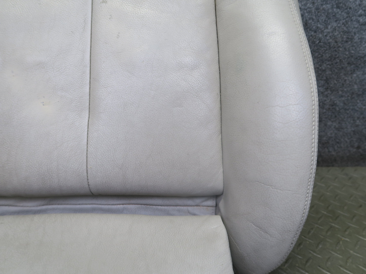 2006-2008 BMW E64 M6 Convertible Front Right Sport Seat Lower Leather Cushion
