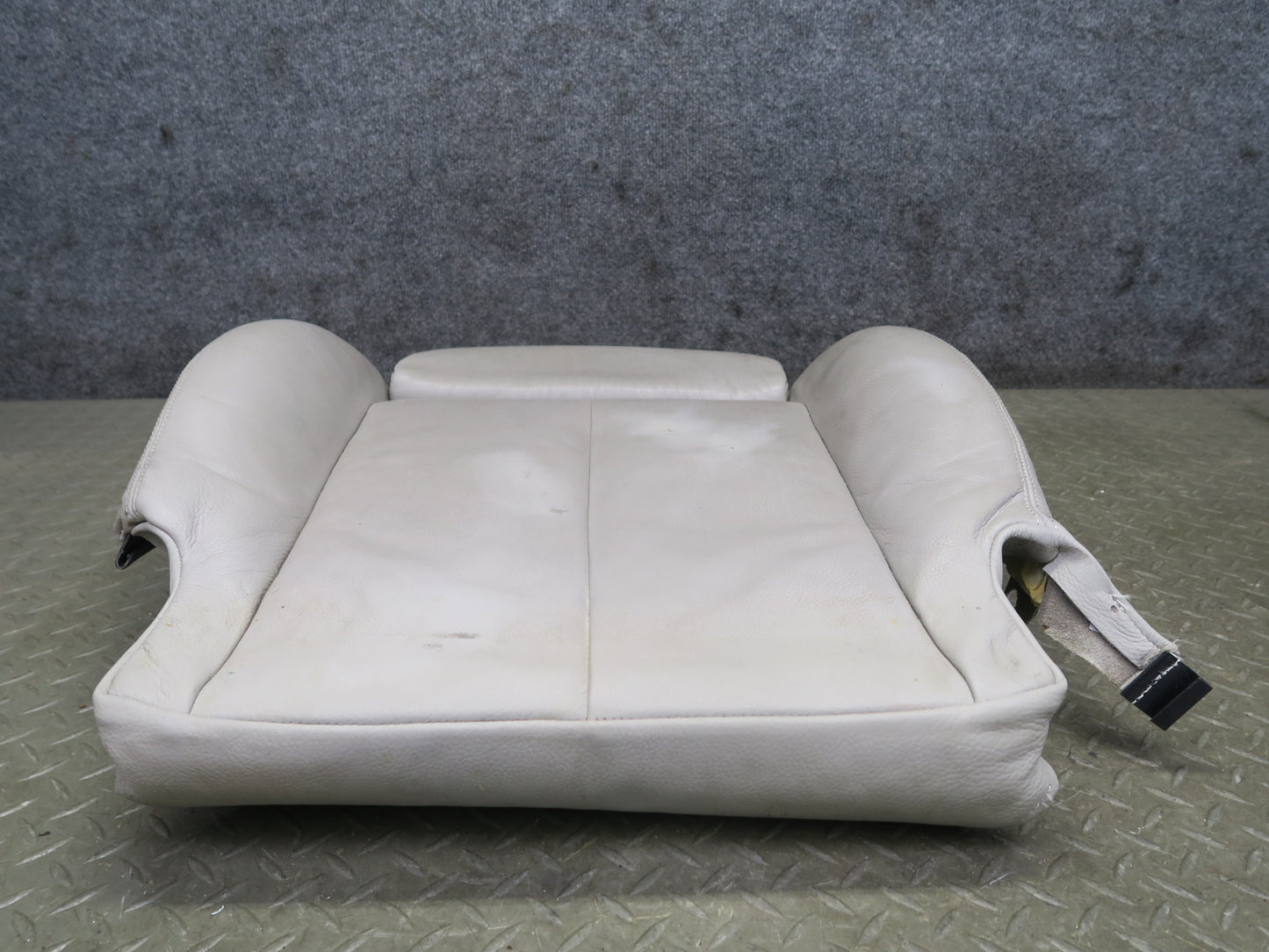 2006-2008 BMW E64 M6 Convertible Front Right Sport Seat Lower Leather Cushion