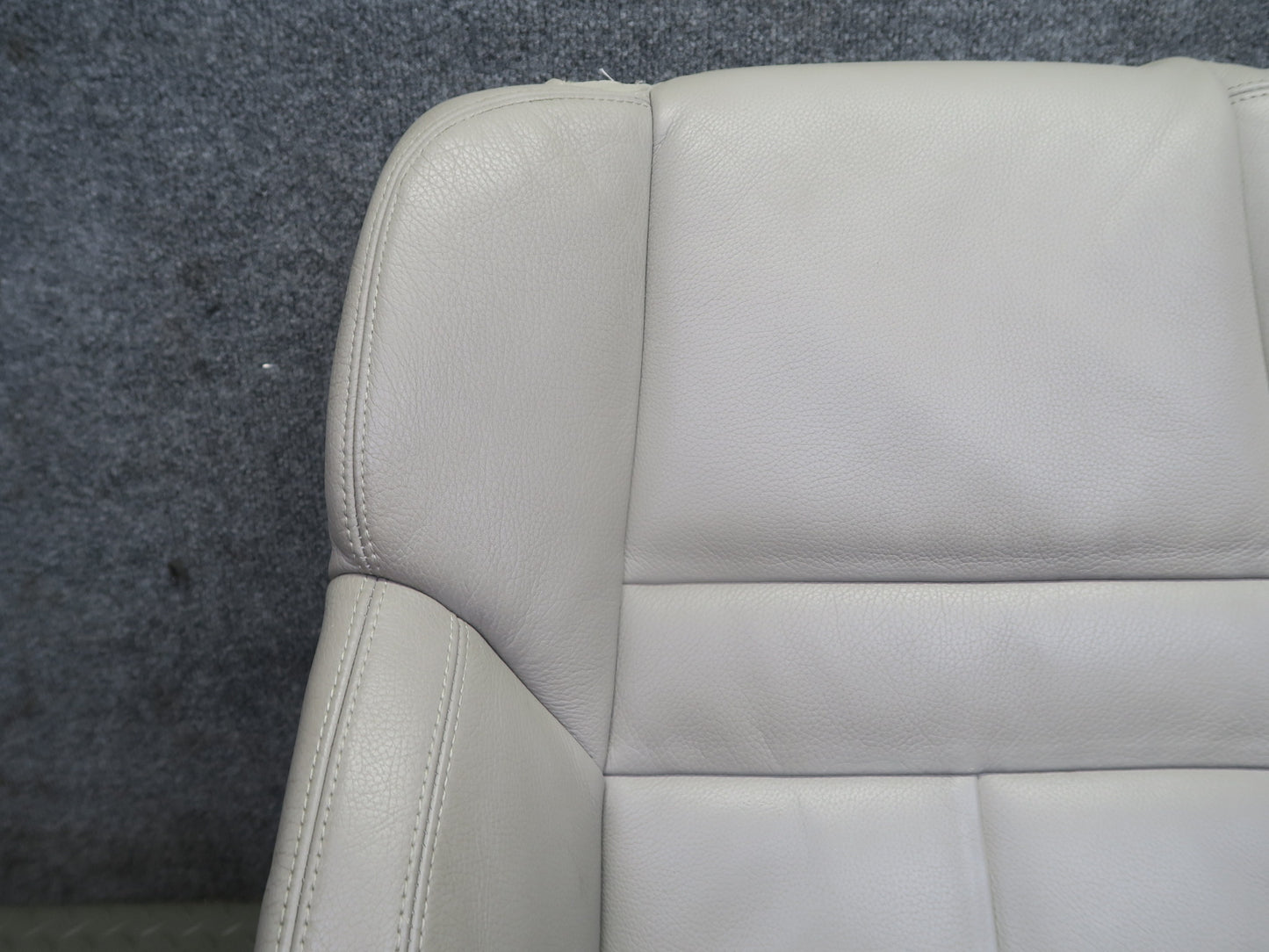 2006-2008 BMW E64 M6 Convertible Front Right Sport Seat Upper Leather Cushion