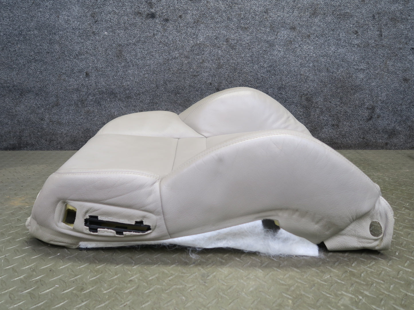 2006-2008 BMW E64 M6 Convertible Front Right Sport Seat Upper Leather Cushion