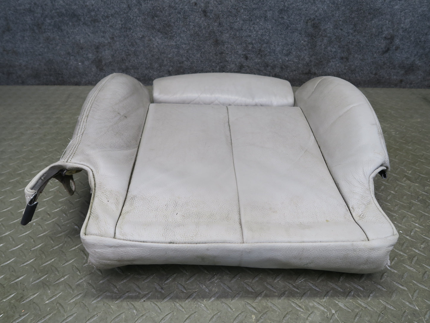 2006-2008 BMW E64 M6 Convertible Front Left Sport Seat Lower Leather Cushion