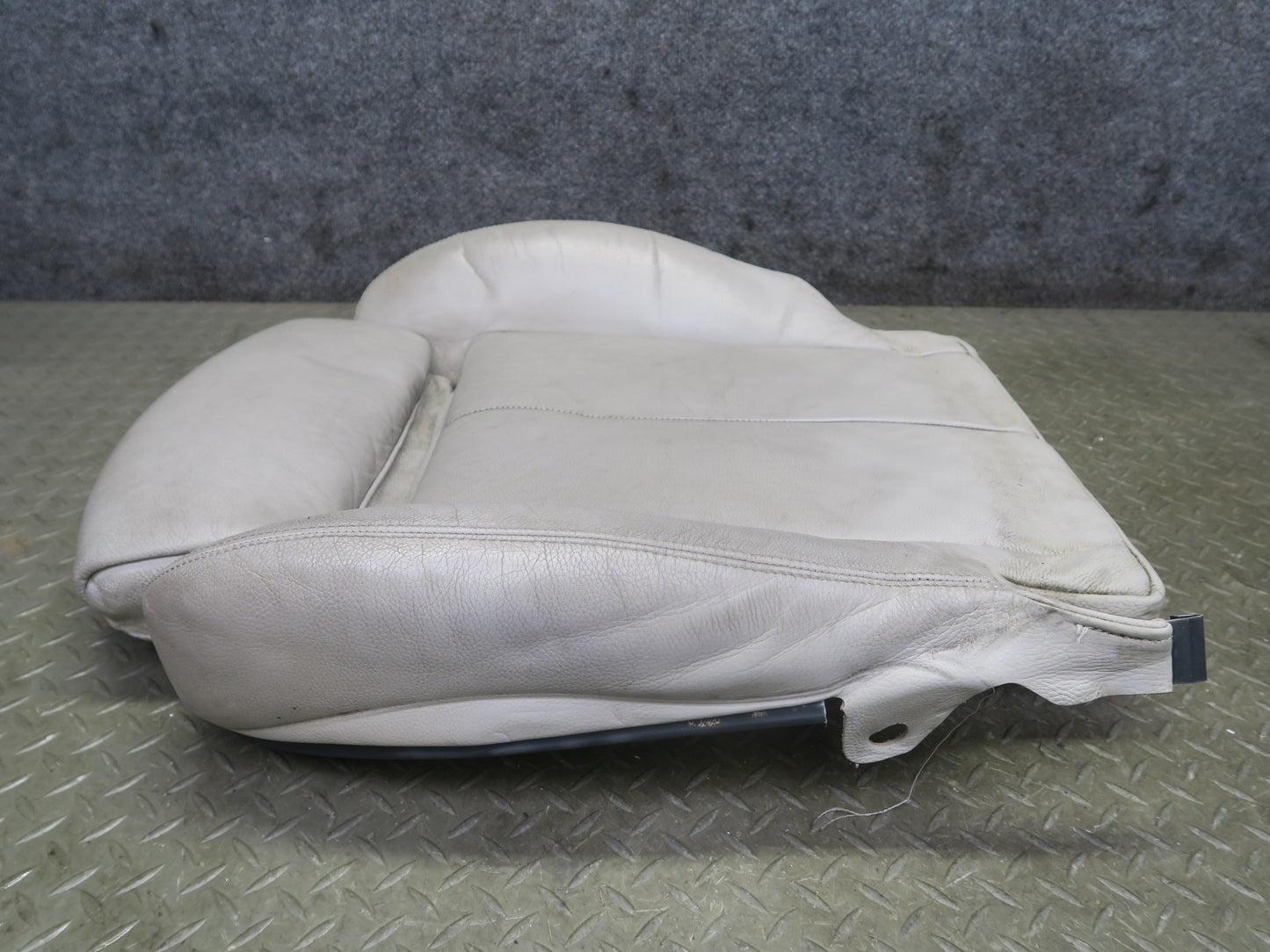 2006-2008 BMW E64 M6 Convertible Front Left Sport Seat Lower Leather Cushion