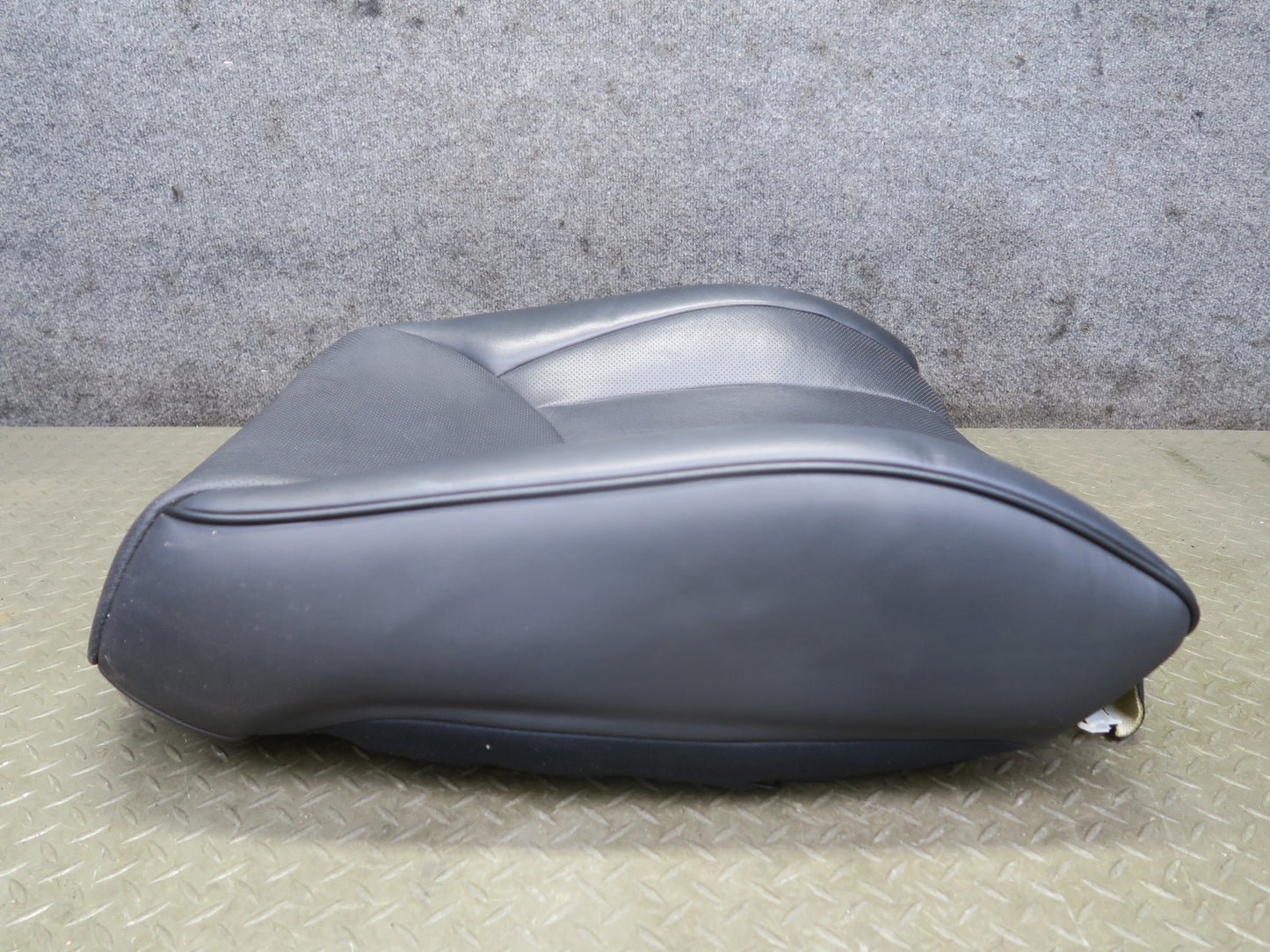 04-06 Lexus UCF30L LS430 Front Right Seat Upper Leather Cushion Black OEM