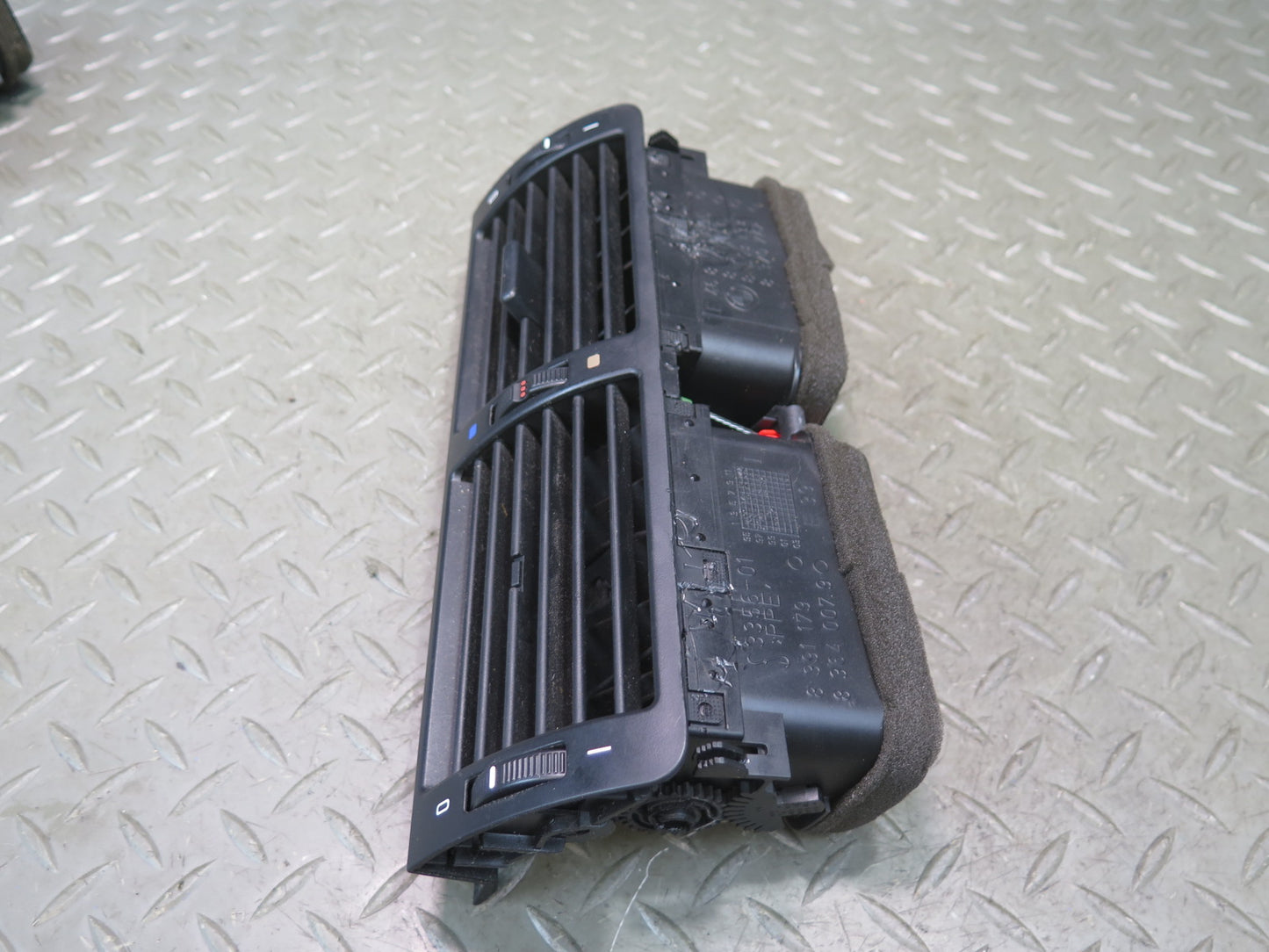 01-06 BMW E46 330ci Set of 3 Dash Front Left Center Right Air Vent Grille OEM