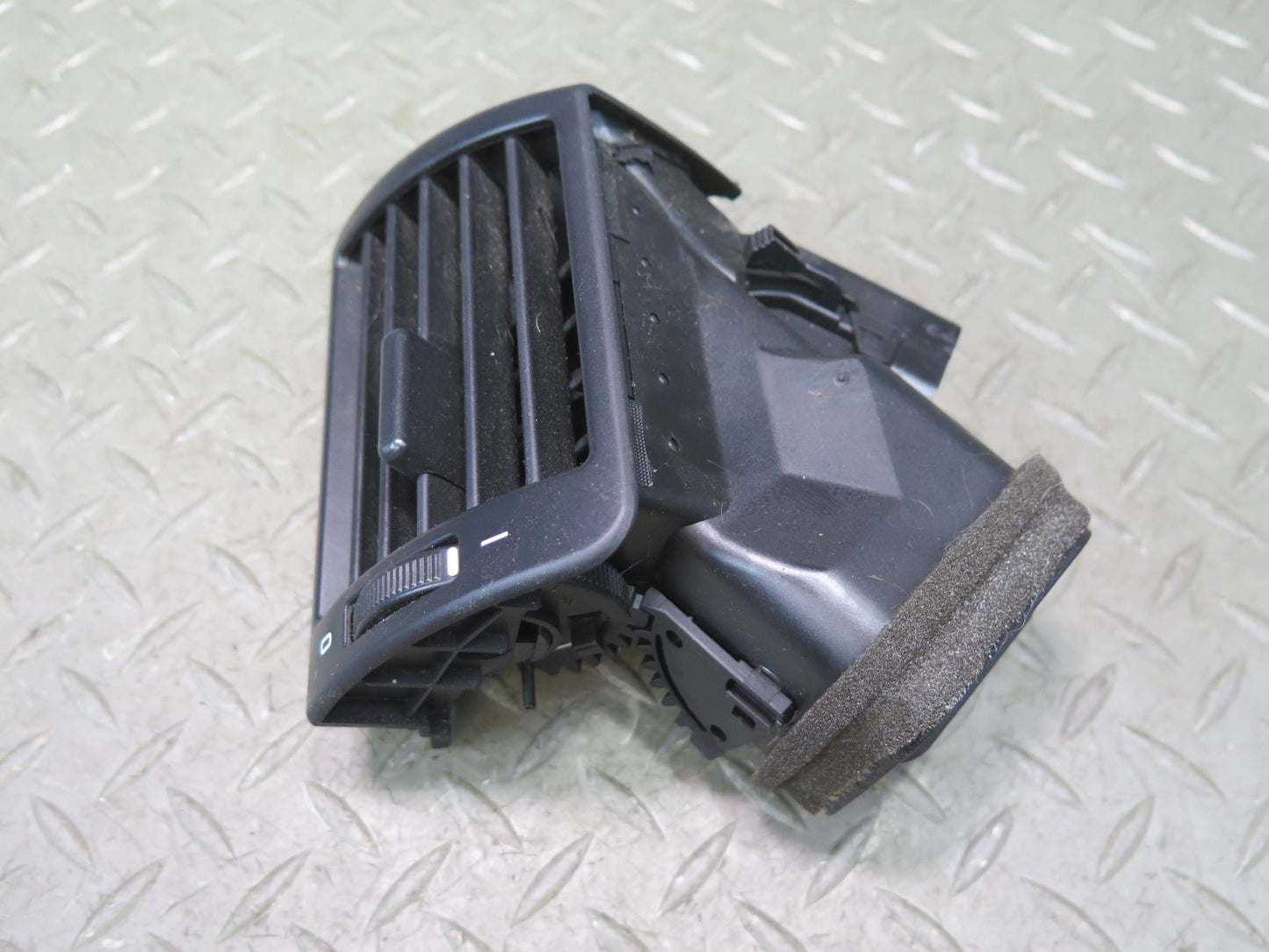 01-06 BMW E46 330ci Set of 3 Dash Front Left Center Right Air Vent Grille OEM