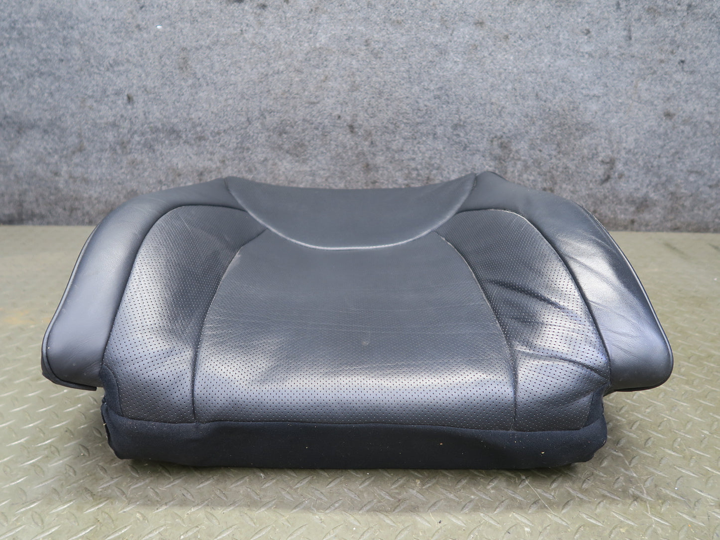 04-06 Lexus UCF30L LS430 Front Left Seat Upper Leather Cushion Black OEM