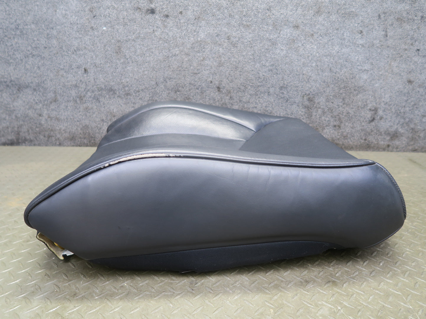 04-06 Lexus UCF30L LS430 Front Left Seat Upper Leather Cushion Black OEM