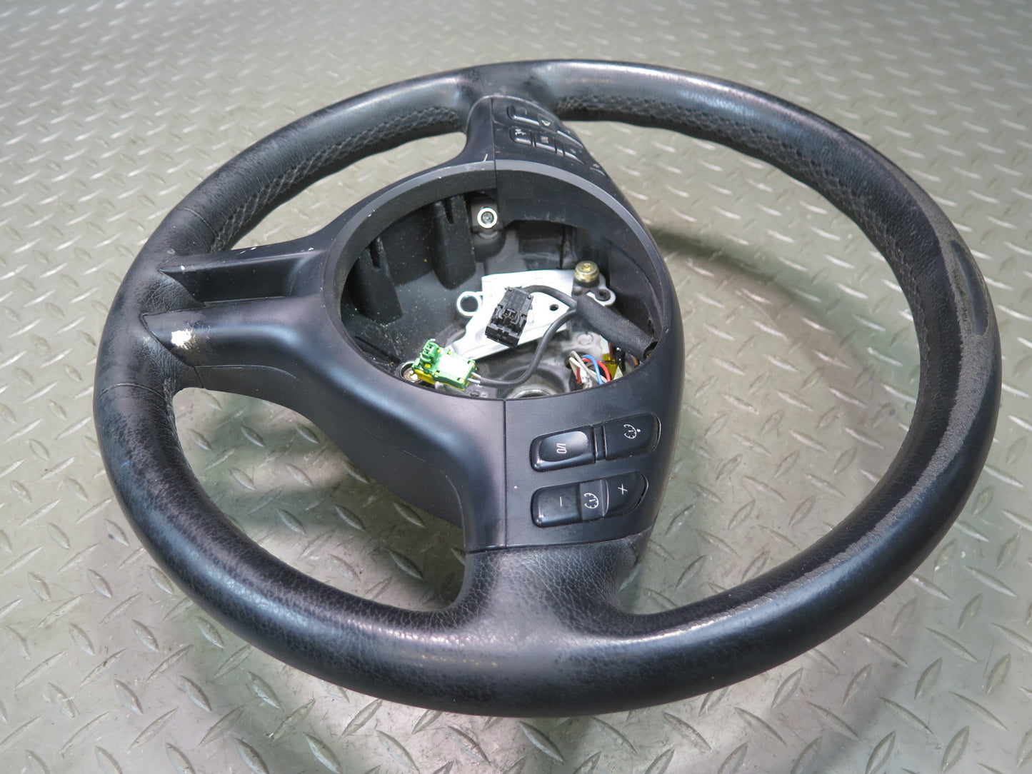 01-06 BMW E46 330ci 3-SPOKE Leather Sport Steering w Controls Black OEM
