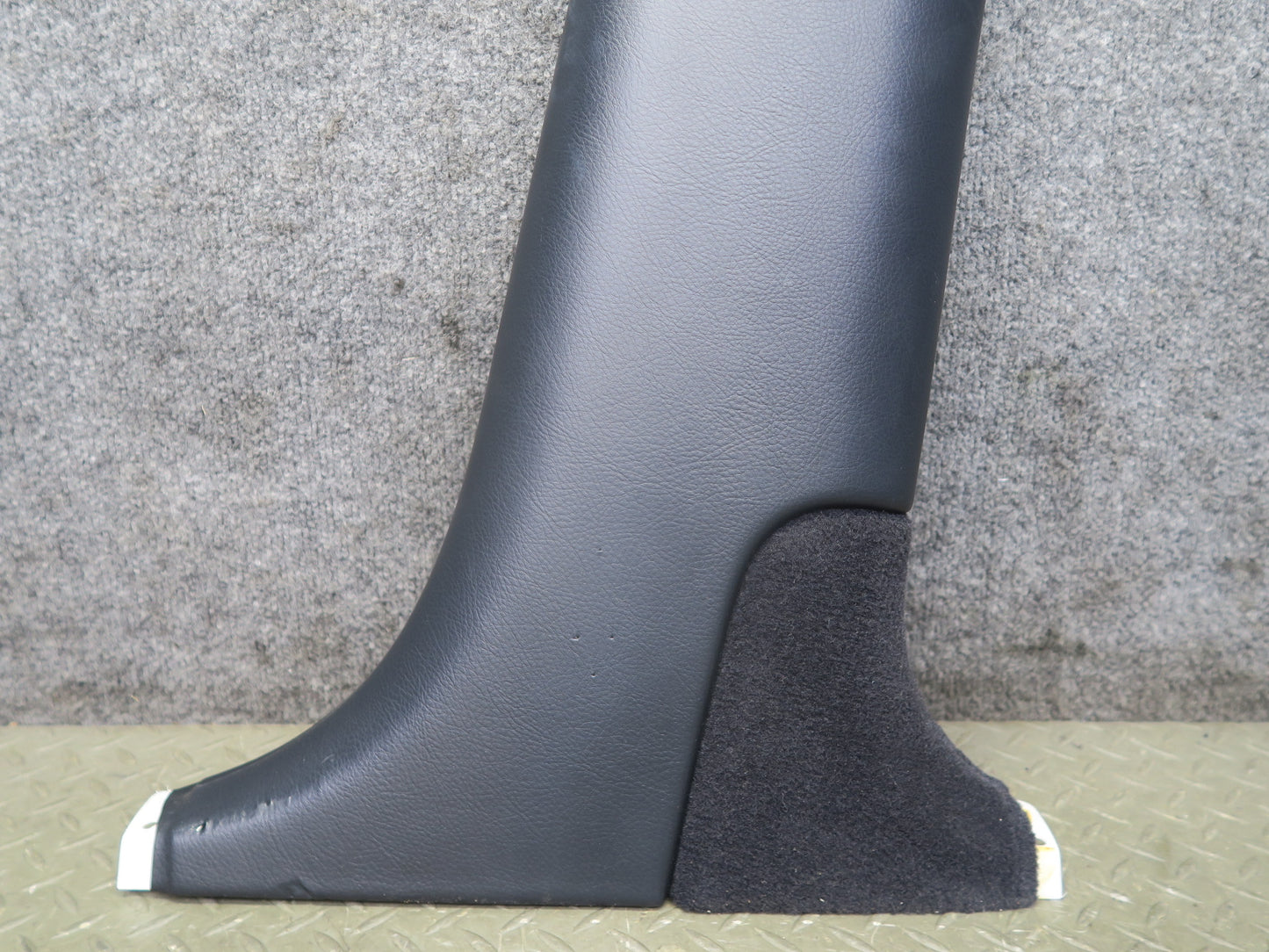 04-06 Lexus UCF30L LS430 Center Left & Right Lower B Pillar Trim Cover Panel OEM