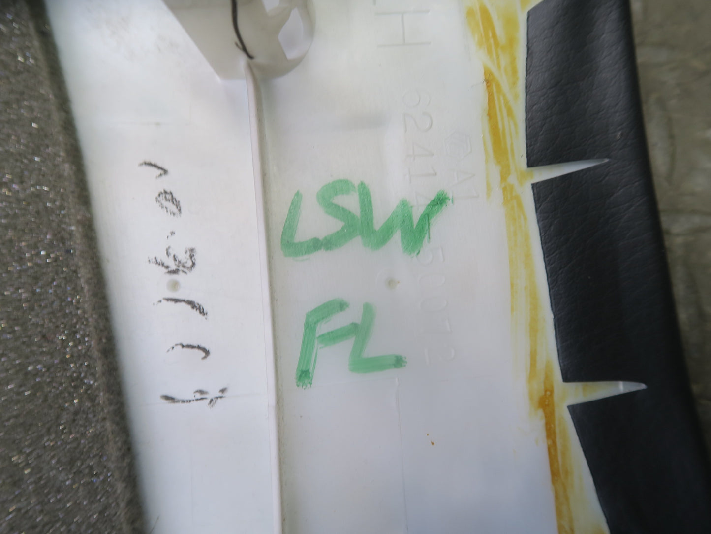 04-06 Lexus UCF30L LS430 Center Left & Right Lower B Pillar Trim Cover Panel OEM