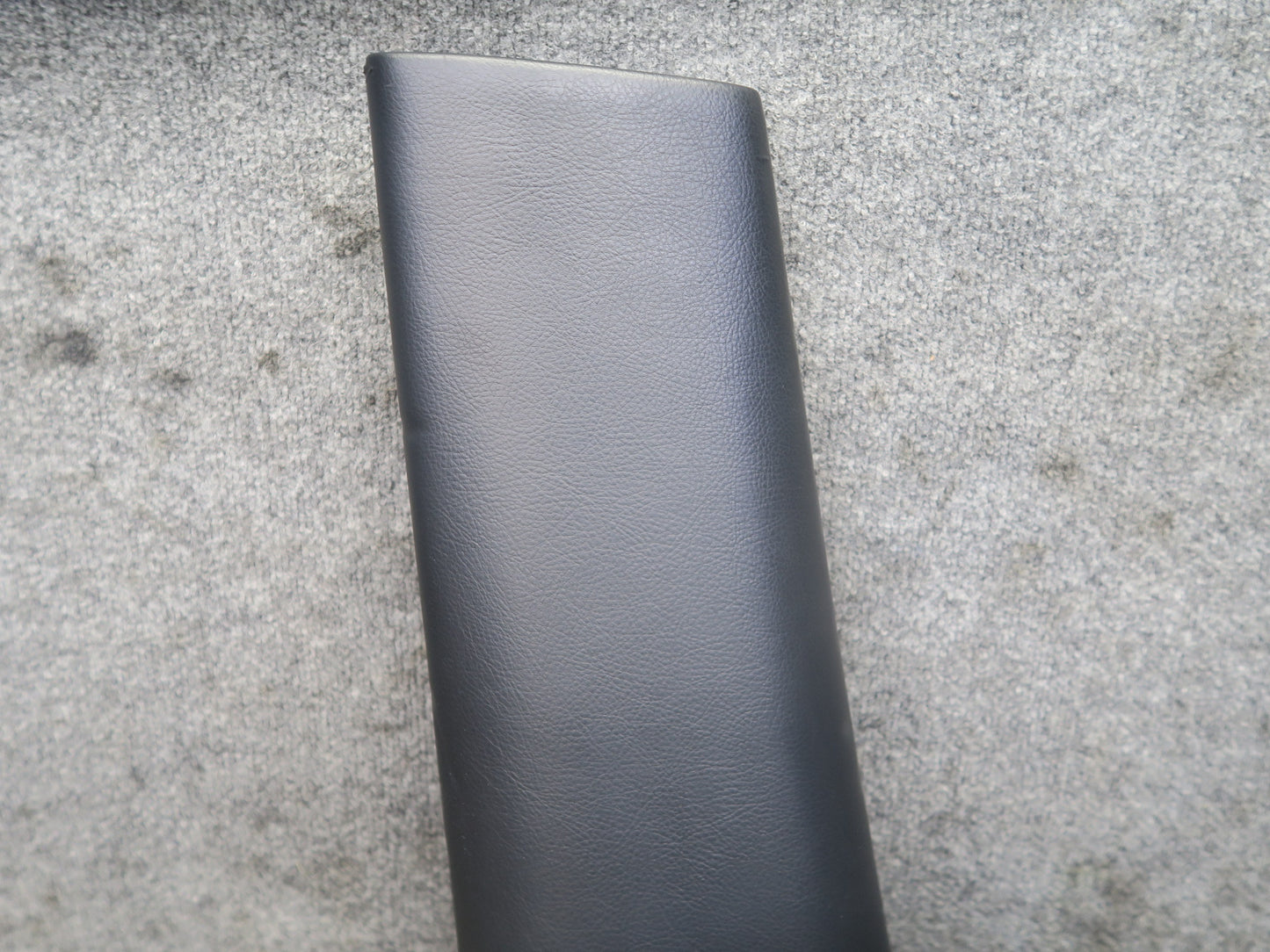 04-06 Lexus UCF30L LS430 Center Left & Right Lower B Pillar Trim Cover Panel OEM