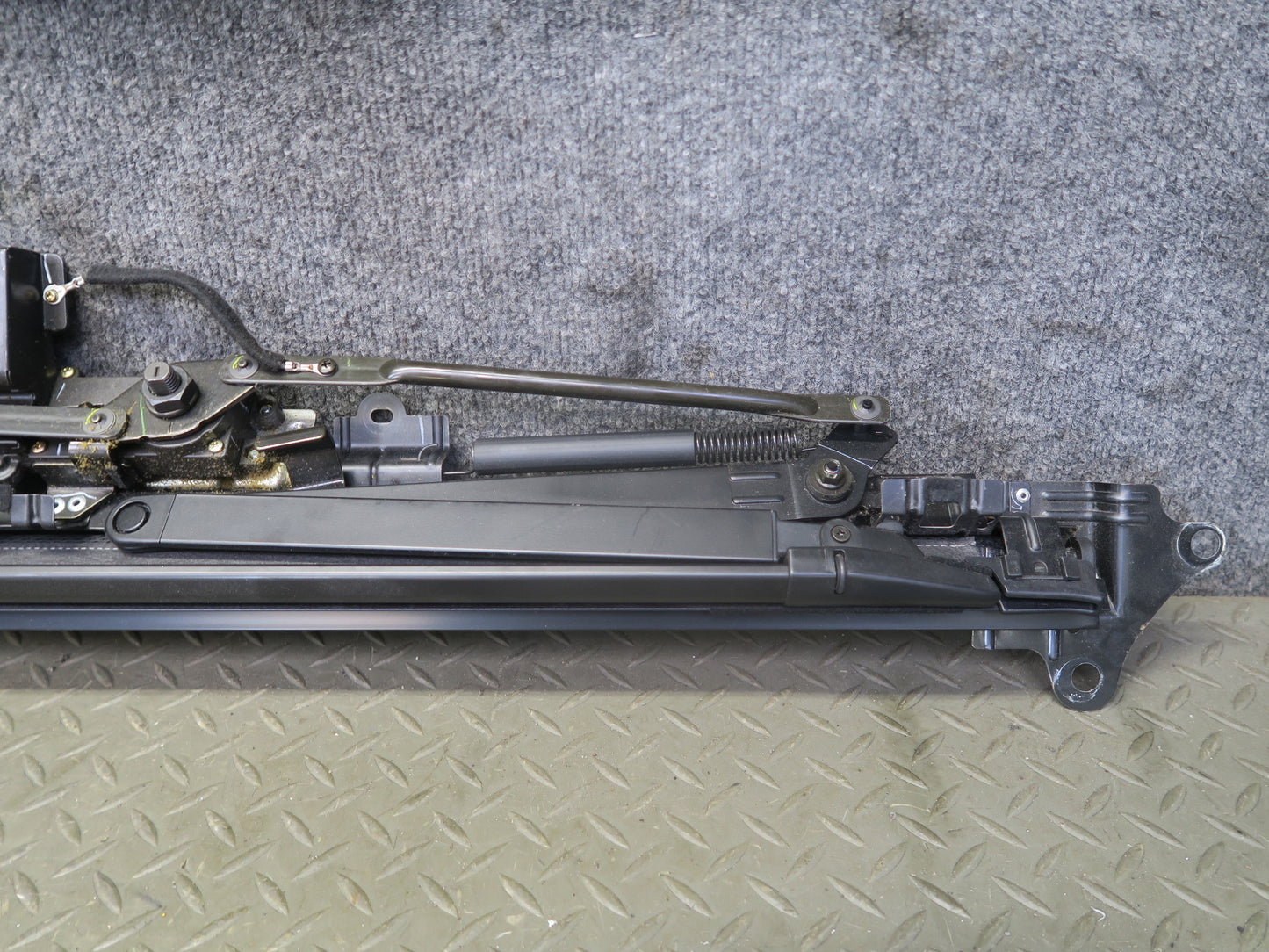 03-06 Lexus UCF30L LS430 Rear Back Glass Window Power Sunshade 64350-50012 OEM