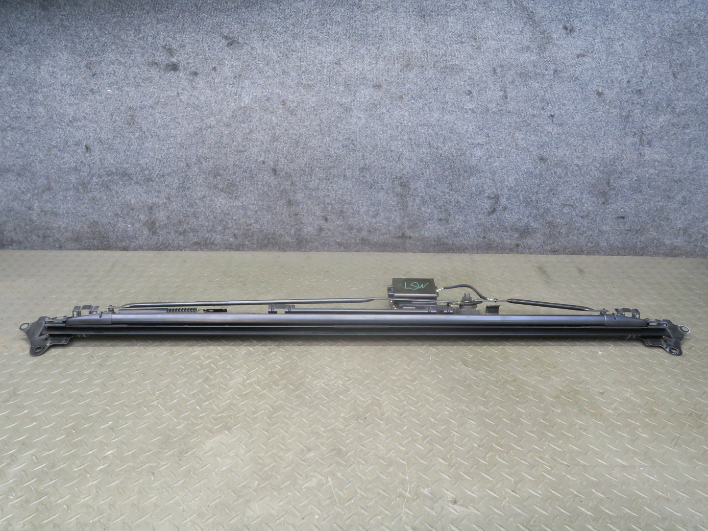 03-06 Lexus UCF30L LS430 Rear Back Glass Window Power Sunshade 64350-50012 OEM