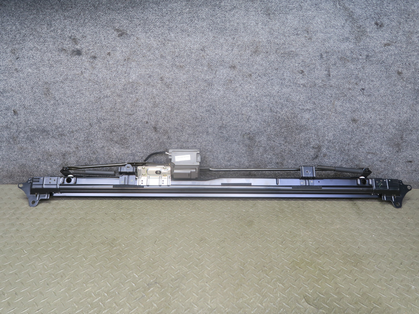03-06 Lexus UCF30L LS430 Rear Back Glass Window Power Sunshade 64350-50012 OEM